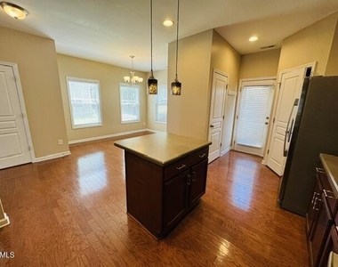 705 Keystone Park Drive - Photo Thumbnail 6