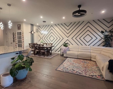 252 Chase Drive - Photo Thumbnail 5