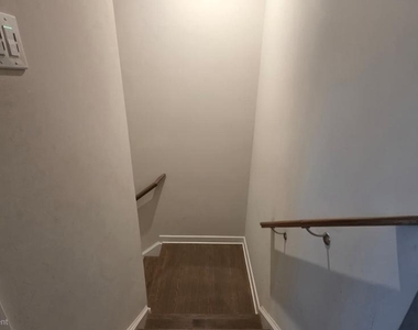 252 Chase Drive - Photo Thumbnail 16
