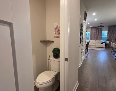 252 Chase Drive - Photo Thumbnail 13