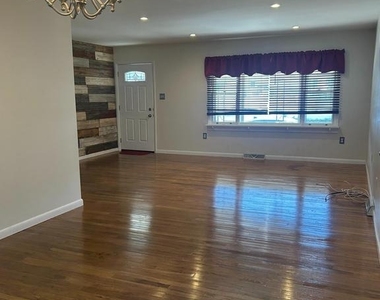 337 Highland Avenue - Photo Thumbnail 4