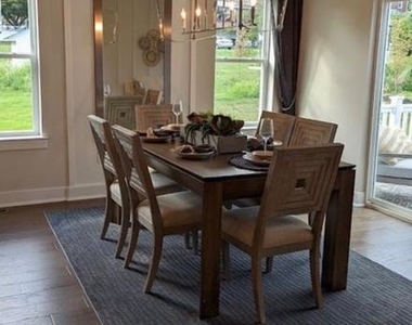 704 Peony Lane - Photo Thumbnail 9