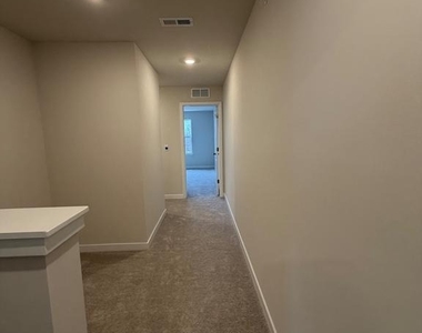 612 Brass Ln - Photo Thumbnail 15