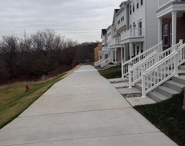 612 Brass Ln - Photo Thumbnail 3