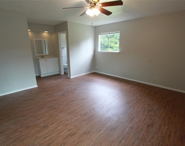 6606 Betty Cook Dr - Photo Thumbnail 15