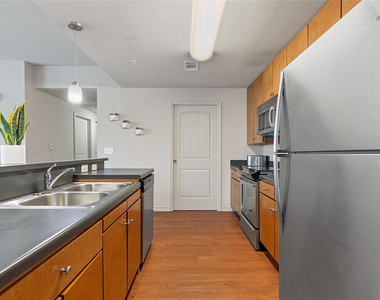5117 N Lamar Blvd - Photo Thumbnail 9