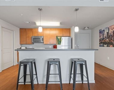 5117 N Lamar Blvd - Photo Thumbnail 17