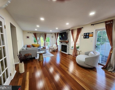 498 Palmer Farm Drive - Photo Thumbnail 7