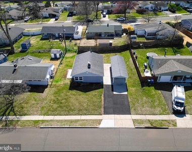 49 Mistletoe Lane - Photo Thumbnail 19