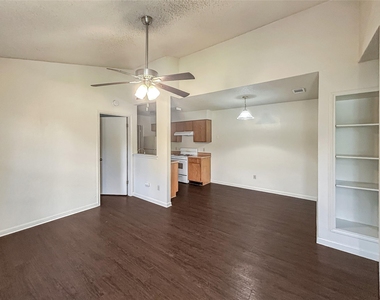 2008 Alex Ave - Photo Thumbnail 2