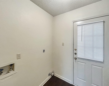 2008 Alex Ave - Photo Thumbnail 17