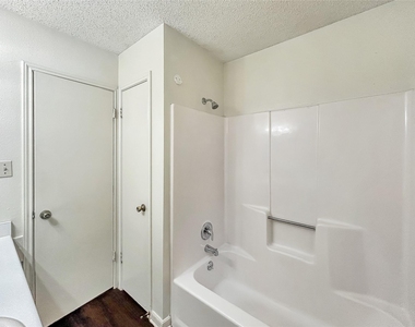 2008 Alex Ave - Photo Thumbnail 8