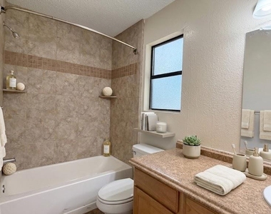 1703 Horseshoe Cir - Photo Thumbnail 7