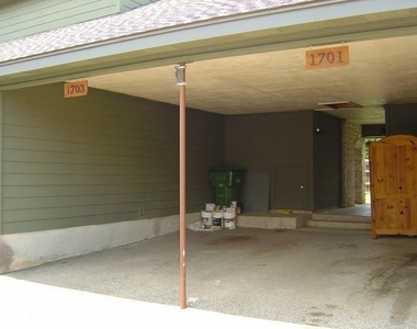 1703 Horseshoe Cir - Photo Thumbnail 2