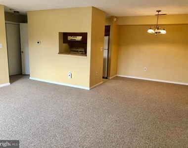1802 Ravens Crest Dr E - Photo Thumbnail 4