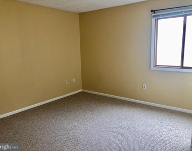 1802 Ravens Crest Dr E - Photo Thumbnail 12