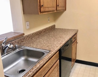1802 Ravens Crest Dr E - Photo Thumbnail 11