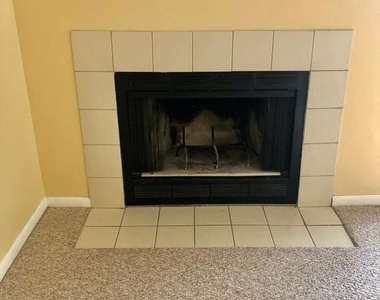 1802 Ravens Crest Dr E - Photo Thumbnail 8