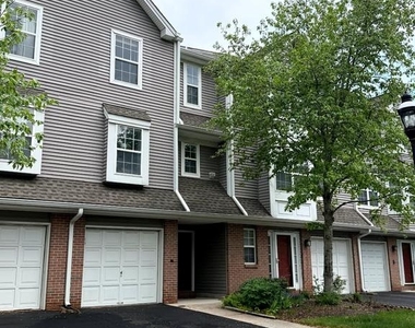 128 S Barrow Place - Photo Thumbnail 1