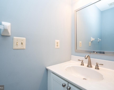 128 S Barrow Place - Photo Thumbnail 16