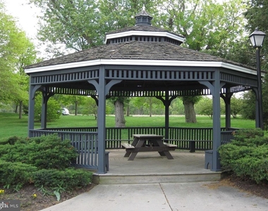128 S Barrow Place - Photo Thumbnail 28