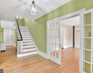 121 Kensington Avenue - Photo Thumbnail 2