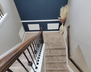 429 Unforgiven Ln - Photo Thumbnail 6