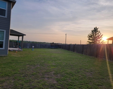 429 Unforgiven Ln - Photo Thumbnail 9