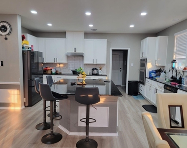 429 Unforgiven Ln - Photo Thumbnail 2