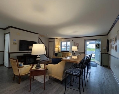 609 Hartland Court - Photo Thumbnail 8