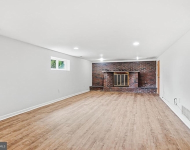 1286 Glassboro Road - Photo Thumbnail 4