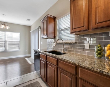 6011 Fairway St - Photo Thumbnail 9