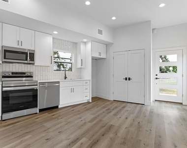 8507 Hathaway Dr - Photo Thumbnail 28