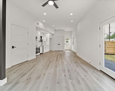 8507 Hathaway Dr - Photo Thumbnail 34