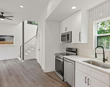 8507 Hathaway Dr - Photo Thumbnail 31
