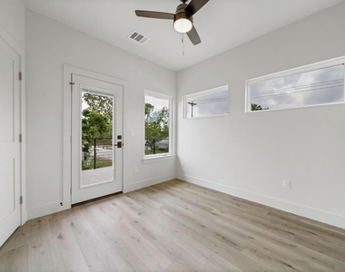 8507 Hathaway Dr - Photo Thumbnail 37