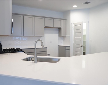3720 Niddry Dr - Photo Thumbnail 5