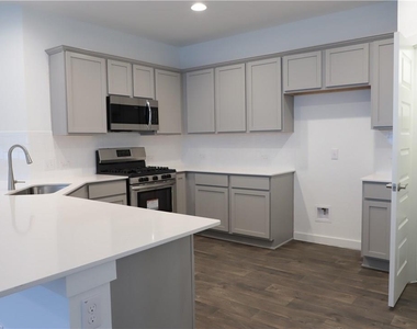 3720 Niddry Dr - Photo Thumbnail 4