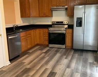 17622 Slate Way - Photo Thumbnail 7