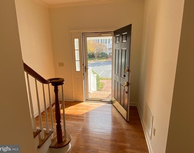 28498 Sawgrass Court - Photo Thumbnail 5