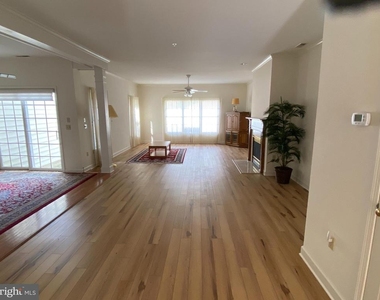 28498 Sawgrass Court - Photo Thumbnail 13