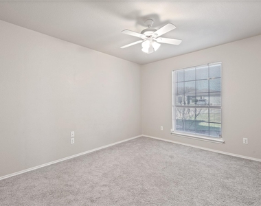 210 Mesquite Cir - Photo Thumbnail 15
