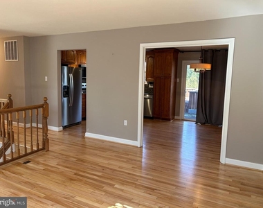 15006 Nebraska Lane - Photo Thumbnail 9