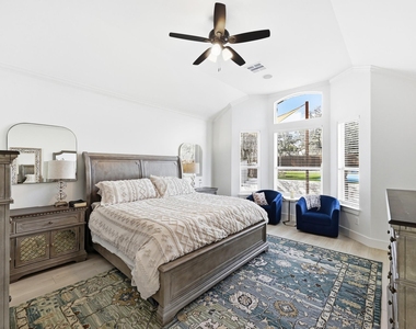 131 Eaton Ln - Photo Thumbnail 16