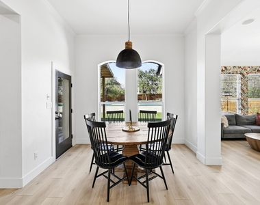 131 Eaton Ln - Photo Thumbnail 11