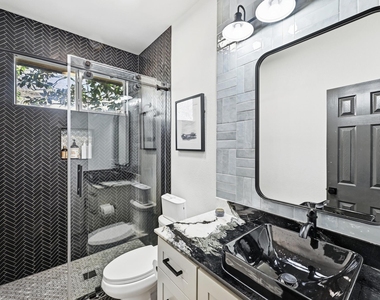 131 Eaton Ln - Photo Thumbnail 21