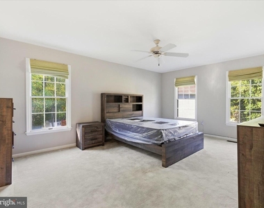 1403 Peartree Lane - Photo Thumbnail 16