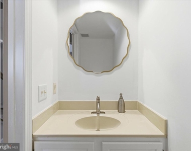 1403 Peartree Lane - Photo Thumbnail 13