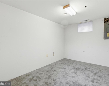 1403 Peartree Lane - Photo Thumbnail 29