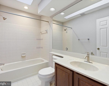 1403 Peartree Lane - Photo Thumbnail 24